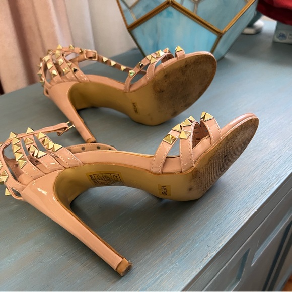 Elegant heels! - Picture 3 of 3